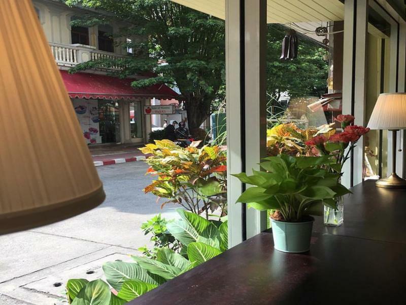 לינה וארוחת בוקר בנגקוק Folk Poshtel Silom מראה חיצוני תמונה