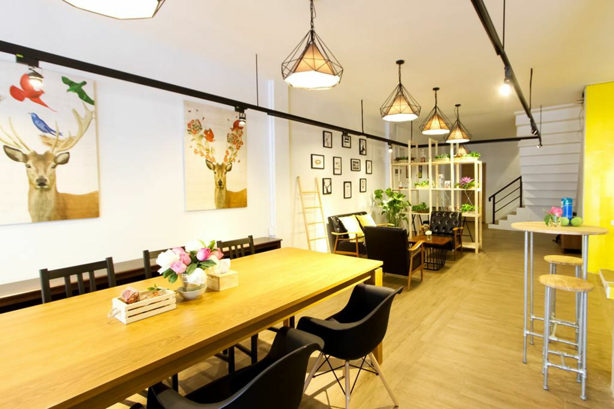 לינה וארוחת בוקר בנגקוק Folk Poshtel Silom מראה חיצוני תמונה