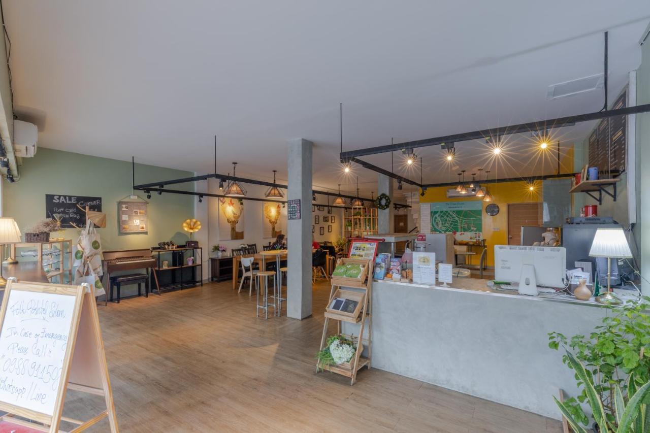 לינה וארוחת בוקר בנגקוק Folk Poshtel Silom מראה חיצוני תמונה